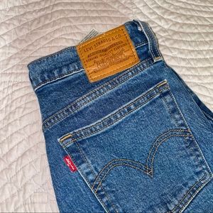 Levi Wedgie fit straight